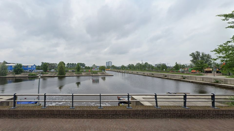 Sloepverhuur Roosendaal heeft ambitieuze plannen voor havengebied, blauwalg nog wel een probleem