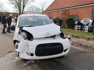 Schade ongeval botsing auto’s Rijsbergen ongeluk auto