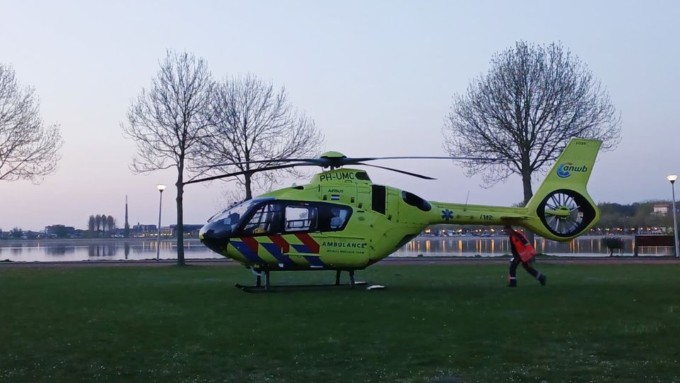 Trauma&shy;helikopter landt in Bergen op Zoom na botsing op Geepstraat