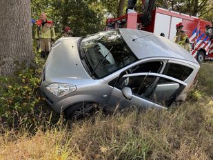 112 Nispen nieuws ongeluk auto politie ambulance Brabant Roosendaal