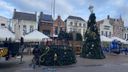 Kolossale kerstboom is hét middelpunt van Roosendaalse Markt: &#8216;Hij vertelt zelfs sprookjes&#8217;
