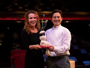 De Vrouwen van Wanten tonen hun Cultuurprijs Roosendaal