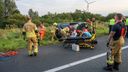 Auto kantelt op A59 bij Langeweg: Bestuurder zwaargewond naar ziekenhuis
