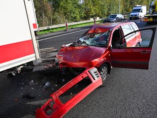 ongeluk a16 snelweg file botsing nieuws brabant