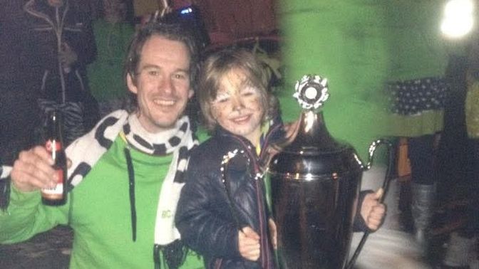 De toen zesjarige Floris met vader Mark na het behalen van de eerste plaats in 2025.
