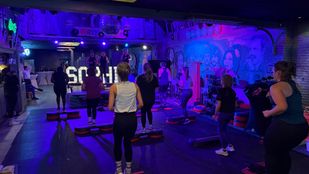 De hele dag door wordt er gesport in 't Tapperijke in Hoeven voor het goede doel.