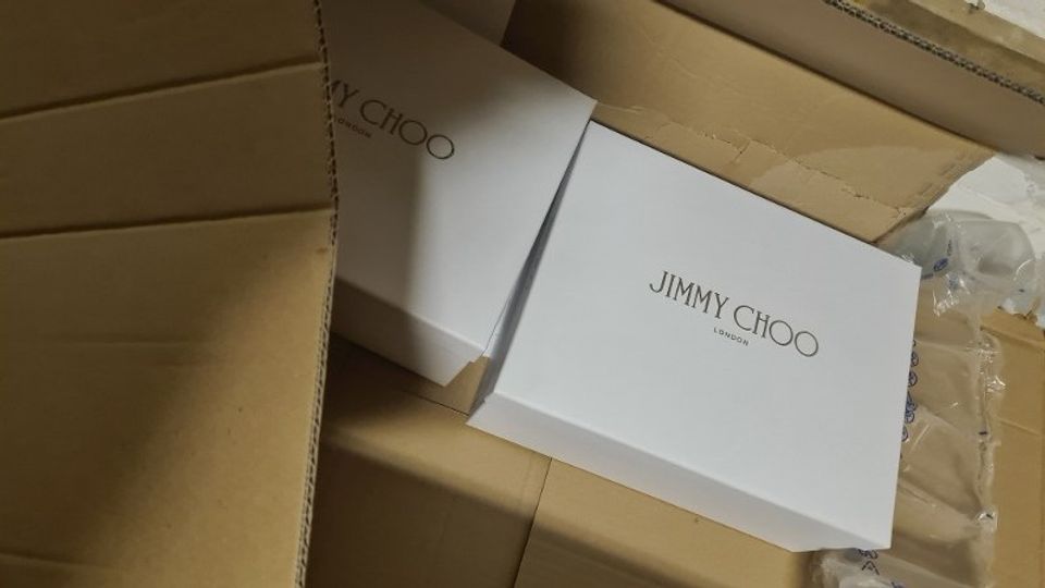 Gestolen designerkleding en schoenen etten-leur