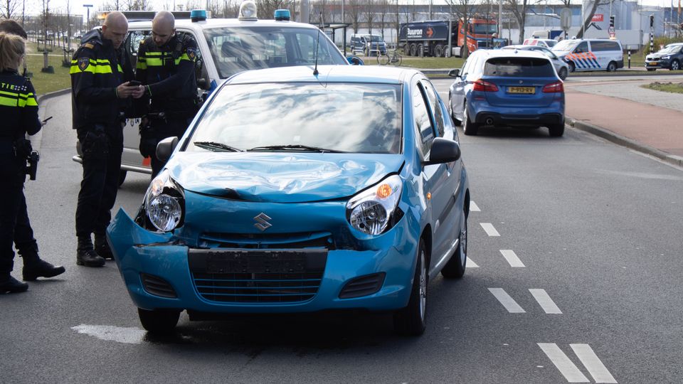 ongeluk botsing auto vrachtwagen bergen op zoom boerenverdriet