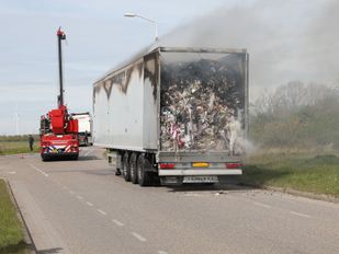 brand vrachtwagen a17 snelweg nieuws brabant 112 oud gastel