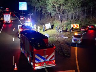 Bestuurder spoorloos na crash op de A4 bij Bergen op Zoom