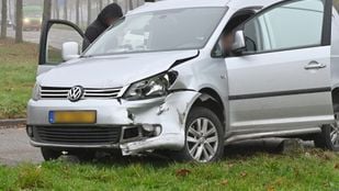 botsing auto's bredaseweg etten-leur ongeluk