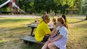 Dankzij Youth Goals ontspannen buurtgezinnen in speeltuin Vrouwenhof