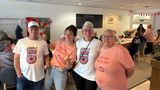 Leger des Heils deelt donuts uit
