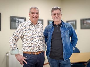 Ben Buurstee (voorzitter van bewonersplatform Kortendijk) en Wim Matthijssen (lid van de werkgroep kortendijk 50 jaar).