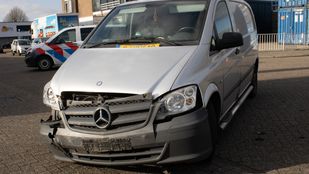 botsing ongeluk auto bestelbus bergen op zoom pergolesilaan