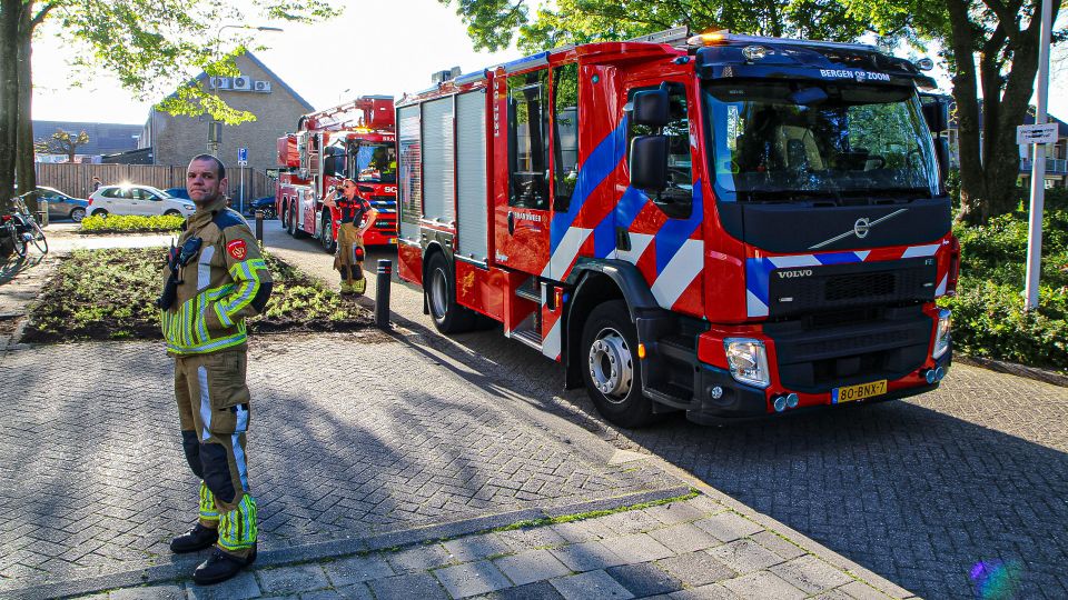 Brandweer rukt met spoed uit voor rokende barbecue in Bergen op Zoom