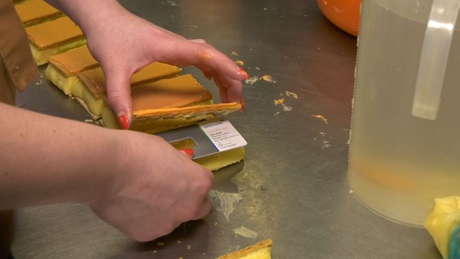Goudbaar tompouce bakker Joosen