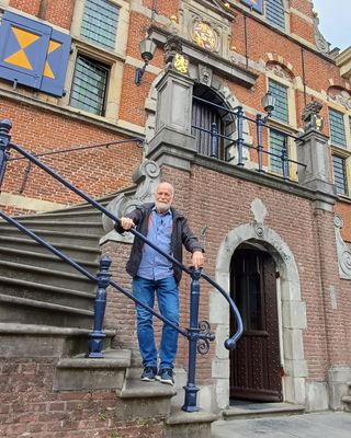 Stadhuis Klundert ademt historie: ‘Het koningshuis drukt een grote stempel’