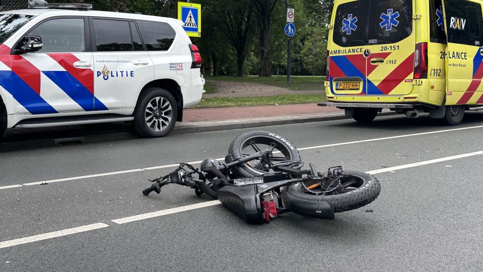 Aanrijding tussen fatbike en politieauto in Etten-Leur