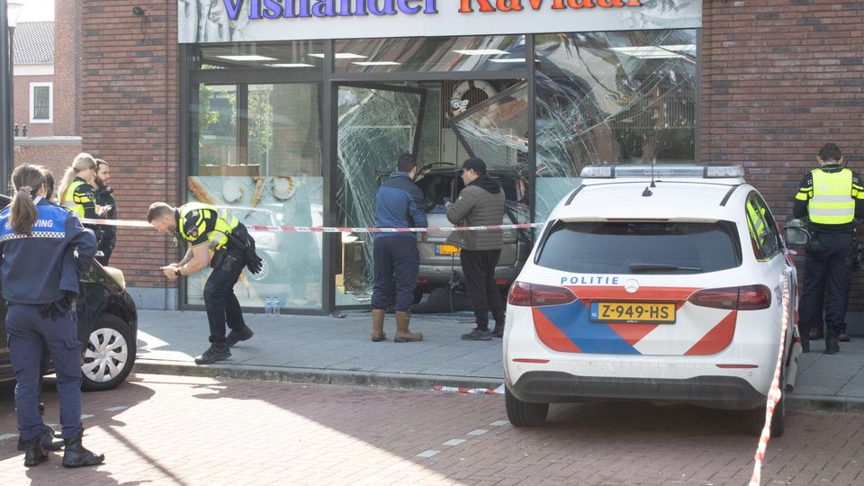 112 ongeluk auto ambulance politie piusplein bergen op zoom