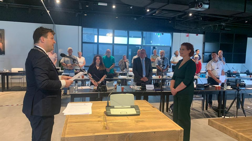 installatie Magda Jansen als nieuwe griffier gemeenteraad Roosendaal