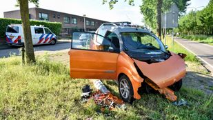 Auto en brommobiel botsen Etten-Leur