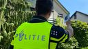 Roosendaalse wijkagent wurmt zich door keukenraam: ‘Inbreker binnen 30 seconden binnen’