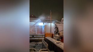 IJsbaan Hoogerheide dak sneeuw