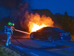 Auto uitgebrand Bergen op Zoom