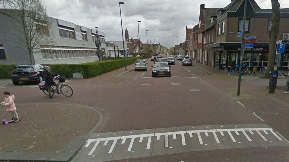 Kruispunt Burgerhoutsestraat, Vrouwenhoflaan, Emmastraat Roosendaal