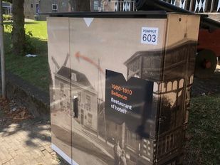 Elektriciteitskast bij het Wapen van Willemstad.