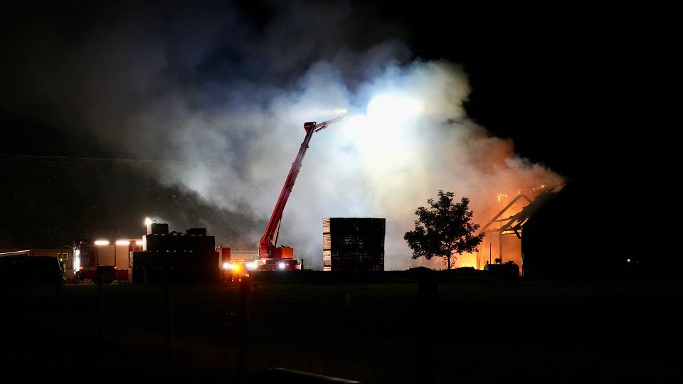 Loods verwoest door hele grote brand in Willemstad