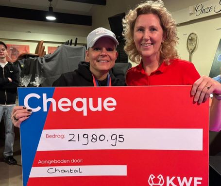 Chantal haalt geld op voor KWF.