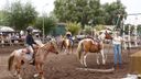 Cowboyhoeden, paarden en gezelligheid tijdens cowboyevenement Turn &#8217;n Burn