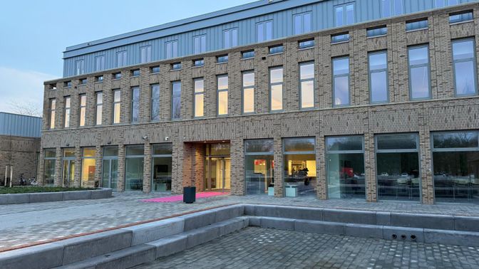 Over het oude gebouw is een gloednieuw gebouw geplaatst. Norbertus Roosendaal