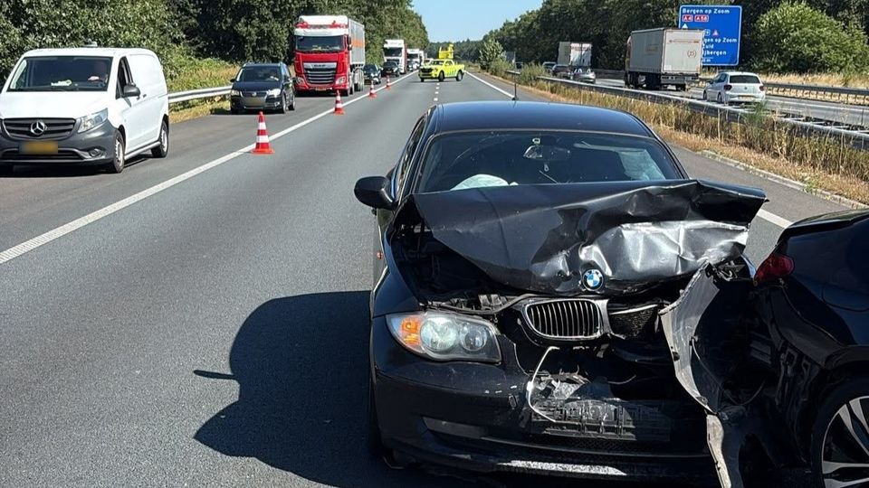 File op A4 richting Zeeland door ongeluk
