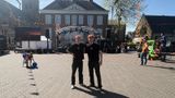 Gijs van Batenburg en Guus Anink voor het podium van hun eerste evenement in Etten-Leur (Foto: ZuidWest Update)