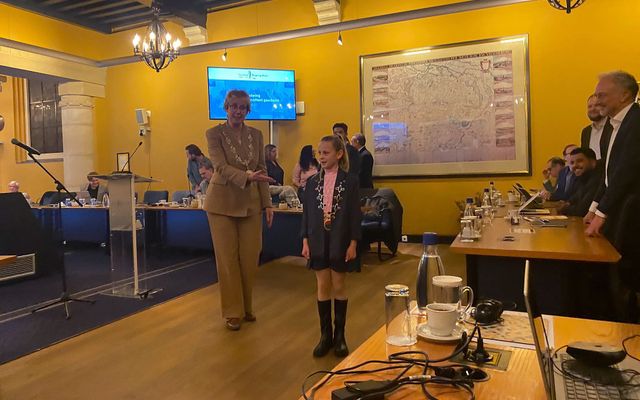 Van schermtijd naar speeltijd: kinderburgemeester Elisa (10) heeft een missie