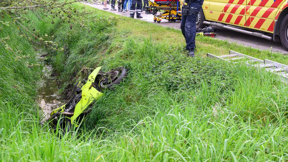 Motorrijder belandt in sloot in Klein-Zundert