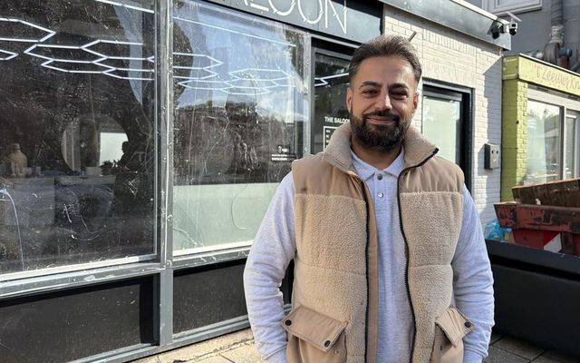 Kapper in Tholen tweede keer doelwit vernieling: &#8216;Overal glasscherven en verfvlekken&#8217;