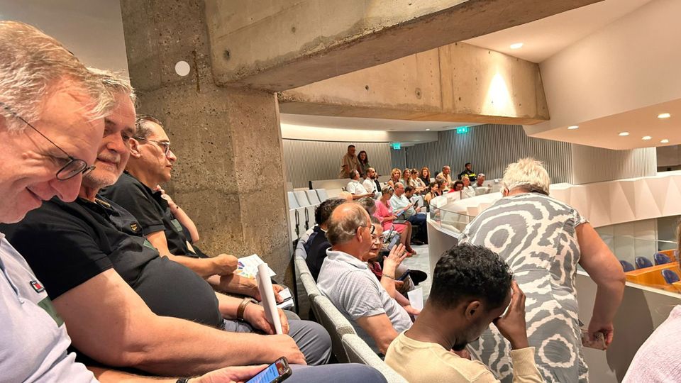 Gelaten sfeer bij inwoners na debat over Moerdijk: &#8216;Ingehaald door realiteit&#8217;