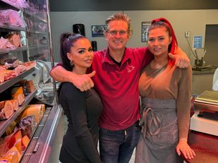 Esmee, Maurice en Aboney Heeren van Slagerij Heeren.