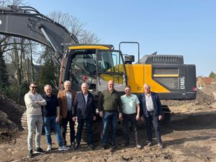 Bouw appartementen&shy;complex &#8217;t Rozenquartier in Sprundel officieel gestart: &#8216;Prachtig moment voor het dorp&#8217;