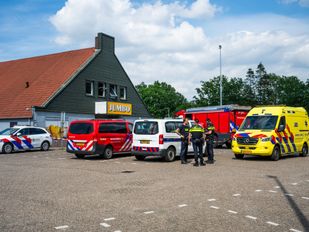 Supermarkt in Roosendaal ontruimd, brandweer doet metingen