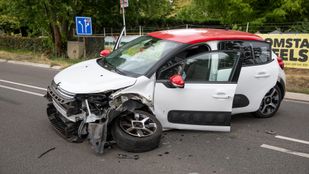 112 nieuws brabant hoeven oudenbosch halderberge ongeluk ongeval botsing auto vrachtwagen politie ambulance