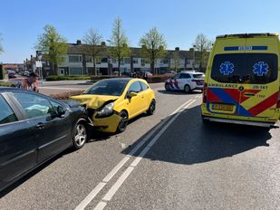 ongeluk auto etten-leur rode poort ambulance politie 112