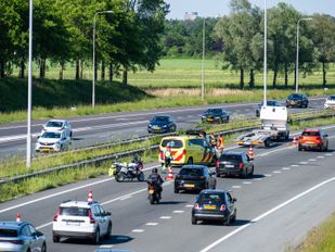 Behoorlijke file op A58 na ongeval tussen Etten-Leur en Breda