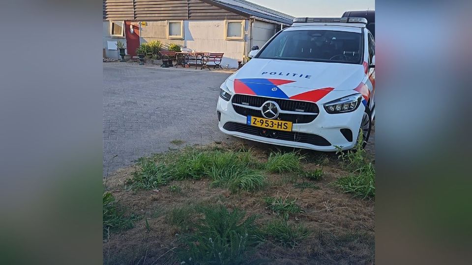 Politie treft drugslab aan in loods en neemt spullen in beslag
