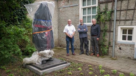 Bronzen standbeeld van Henri Mastboom krijgt plek in tuin Mastboomhuis