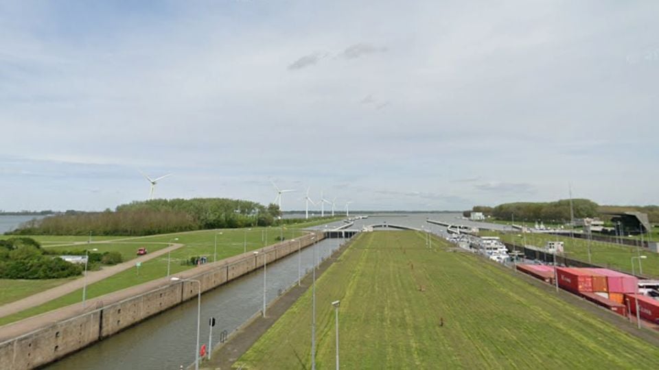 nieuws willemstad volkeraksluizen windmolens